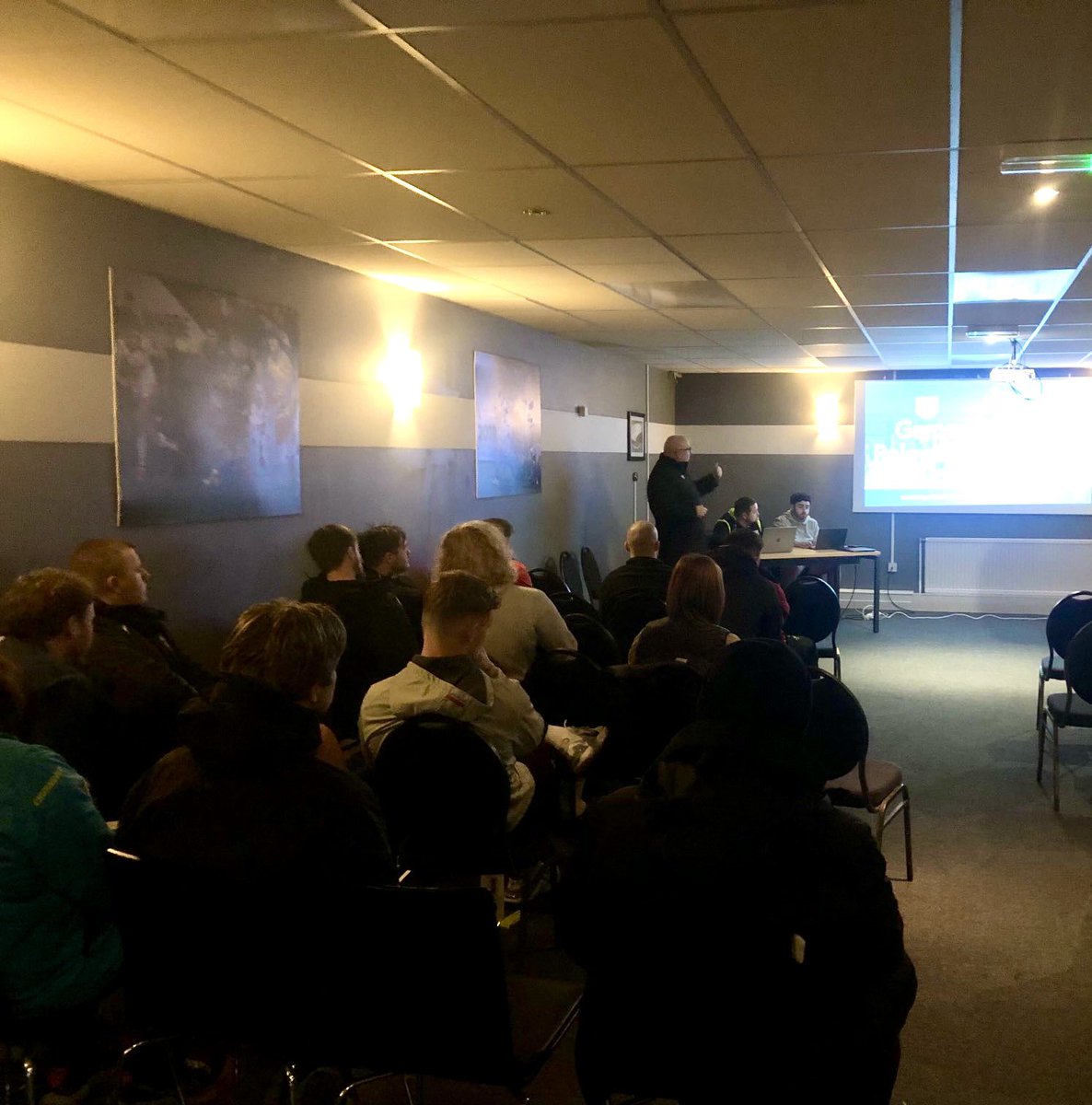 Martyn_Fowler's tweet photo. A big thank you to @Cardiff_Pathway for the opportunity to discuss, explore and challenge thinking around the attacking LO with fellow coaches and WRU hub officers.
TED principles;
Tempo
Execution
Decision making
#SharedLearning #HighChallenge #CardiffRugbyPathway https://t.co/su4fiwMDqw