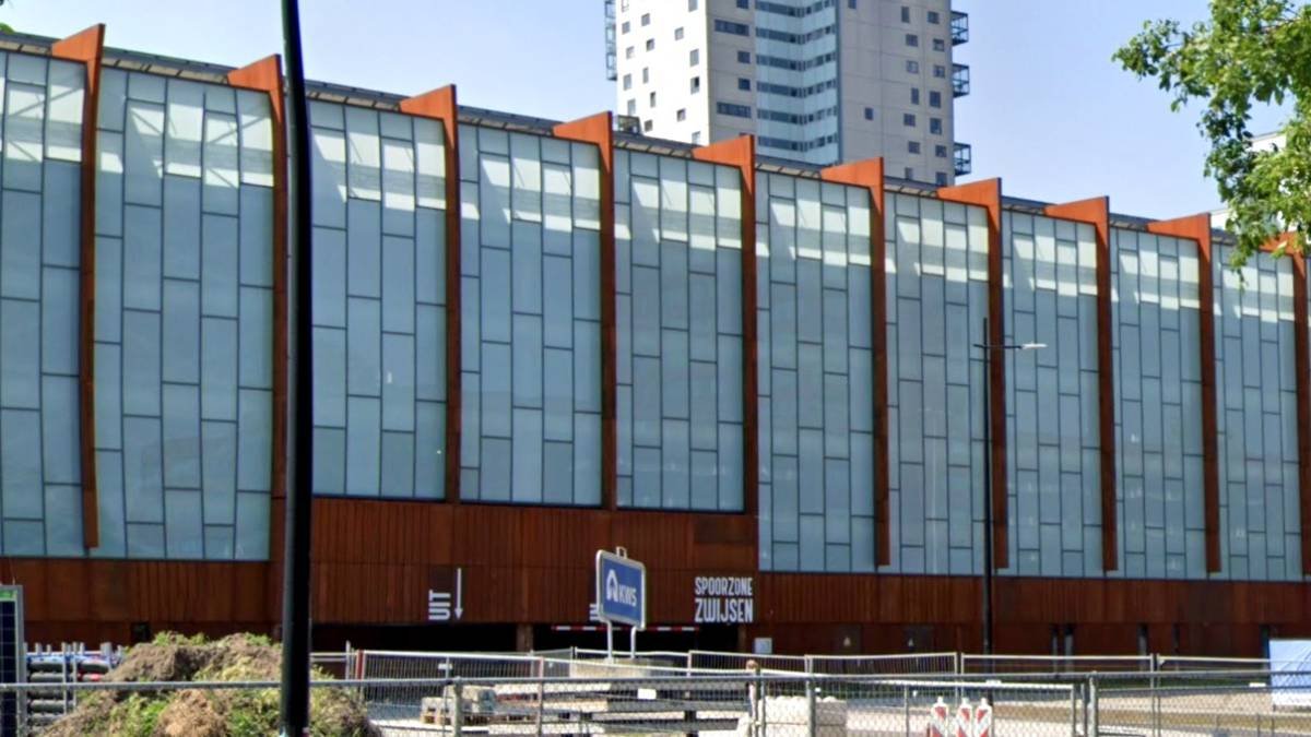 Vragen over de forse prijsverhoging parkeerabonnementen bewoners binnenstad

Het parkeerbeleid van de gemeente is al langere tijd bron van discussie. 
Onze vragen lees je hier: 
lokaaltilburg.nl/2024/01/06/vra…