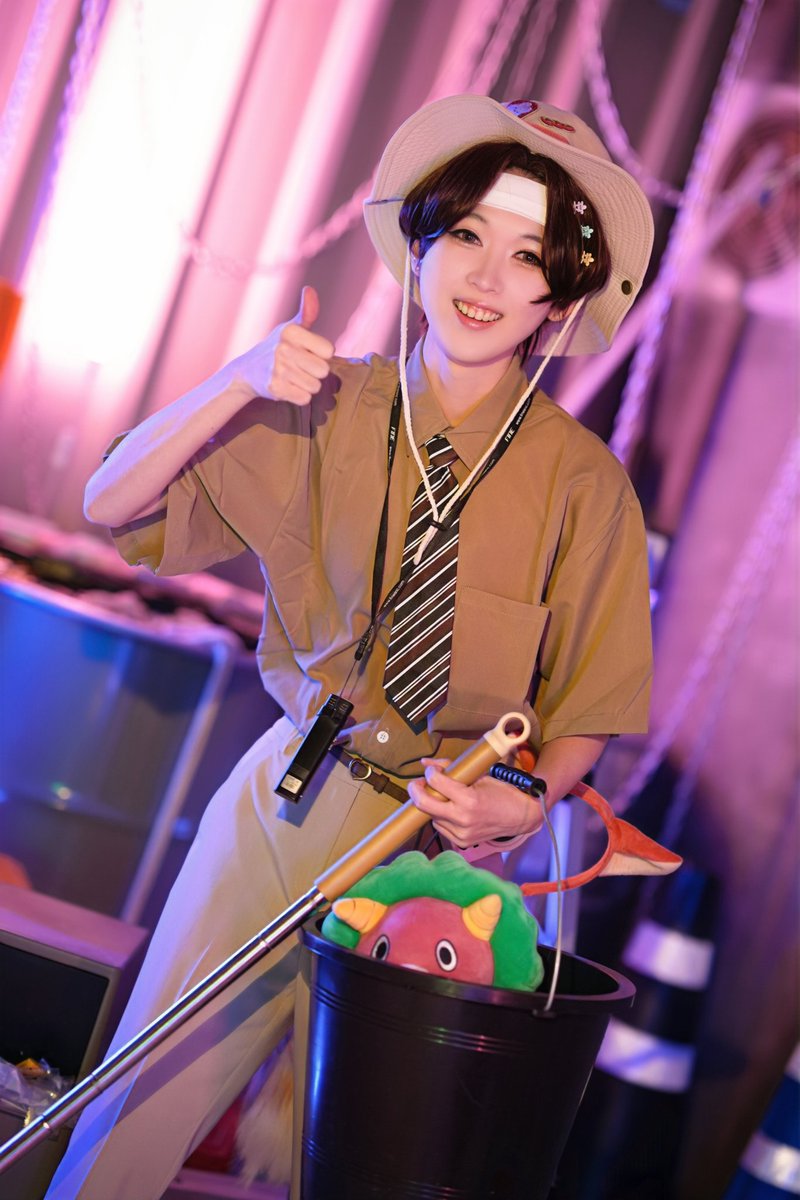 eun_cos_'s tweet image. 먼저 사진부터!!
이거 직업컨셉 놀이공원 캐스트였는데 진짜 너무 웃겨서 촬하면서 계속 웃음ㅠㅠ 희찬이하면 뭔가 놀이공원 알바가 너무 잘어울려서 그만..

p.@lovepoemforus