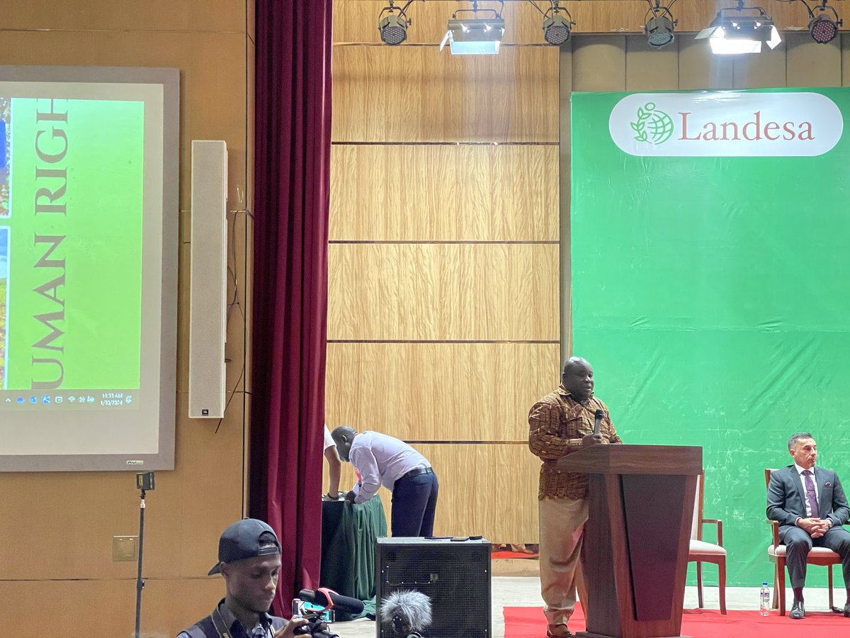 What can we do while we wait for policy? Start to take action in ur community to mitigate climate change. Consider women in the discussions &amp; implementation. <a href="/Landesa_Global/">Landesa</a> <a href="/unwomenliberia/">UN Women Liberia 🧡</a> 
#Noclimatechangewithoutlandrights
#Womenlandrights