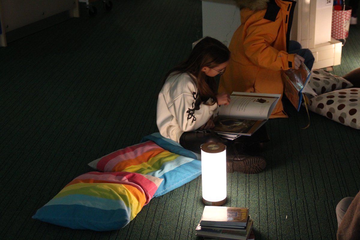 IntlSchAmst's tweet image. We kicked off Book Week at ISA yesterday with a treasure hunt in our libraries and DEAR (Drop Everything and Read)! There are many other activities and celebrations to celebrate literature this week, so stay tuned!

#CommunityAtTheHeart #ISAstories #DevelopingCommunities