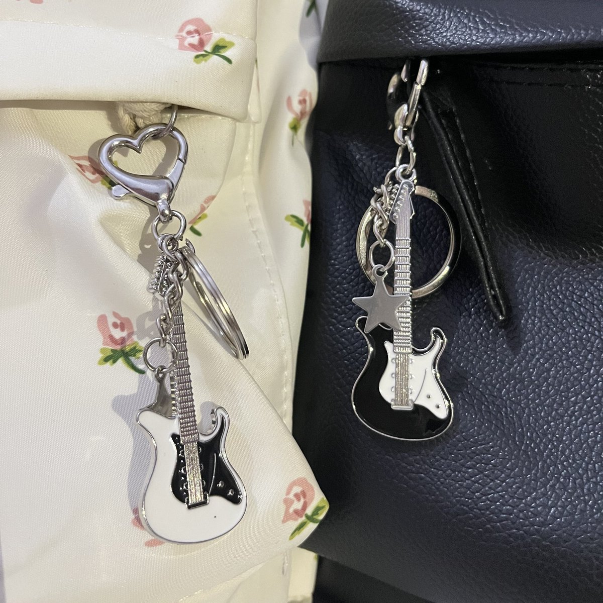 263juta's tweet photo. matching keychain with ur crush or bf

— a thread https://t.co/MOciNiGRBZ