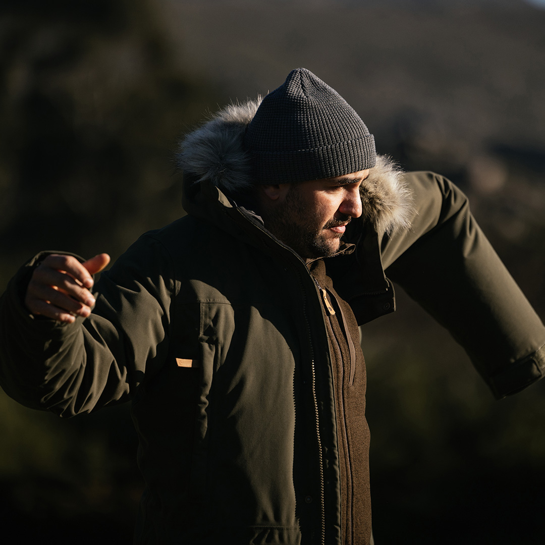 The Nuuk Parka Lite effortlessly combines timeless design with unparalleled functionality. Crafted for harsh Nordic winters, it boasts durable G-1000 fabric, supreme insulation, and a distinctive, nature-inspired aesthetic.

#Fjallraven #NuukParka #MyFoxBag
