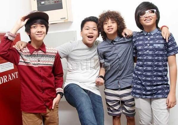 SINGLESxFERNO's tweet photo. ㅤ
Pick one member coboy junior yukk
ㅤ https://t.co/0QFVDHir25