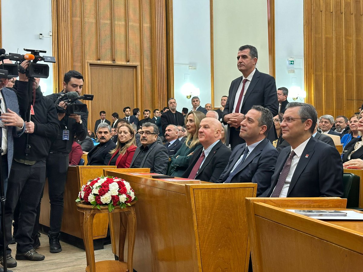ArzuCerkezoglu's tweet photo. #VergideAdalet yasasının TBMM’deki sürecini takip etmek için meclisteyiz. İlk olarak CHP Grup toplantısına katıldık. https://t.co/sApxb2lKEU