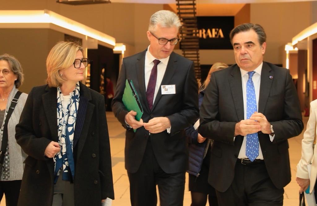 MargSchinas tweet picture