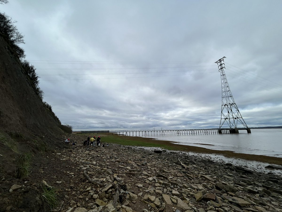 GeologyReph's tweet photo. Great day out on the Bristol Channel with the yr12 Geologists. @pylonofthemonth @RadleyGeol #geologyrocks https://t.co/2lRST5B6X2