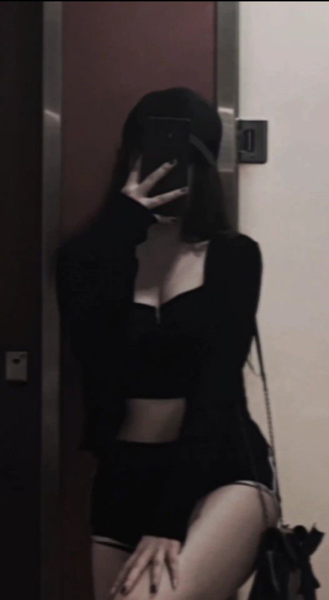 jasprivateonly's tweet photo. bored! sending boobies to everyone that RT this https://t.co/lSLIJs5cwc