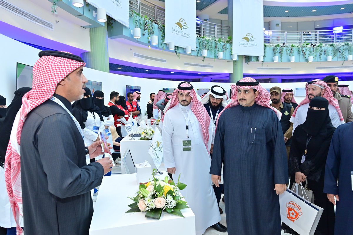 رئيس #جامعة_المجمعة يفتتح المعرض المصاحب للمؤتمر الدولي للتأهيل الطبي والرياضي وإصابات العظام