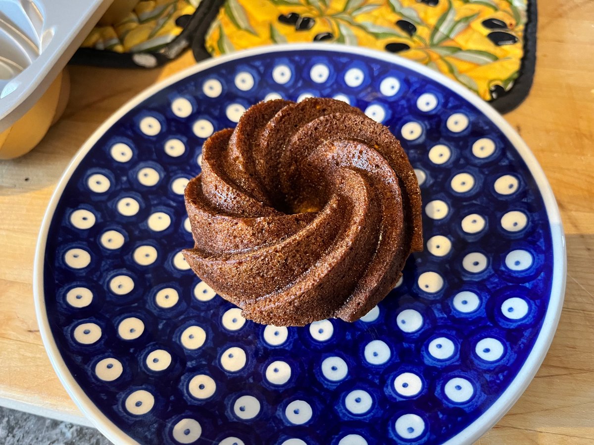 Carrot cakes in my new Nordicware mini-bundt pan 😊