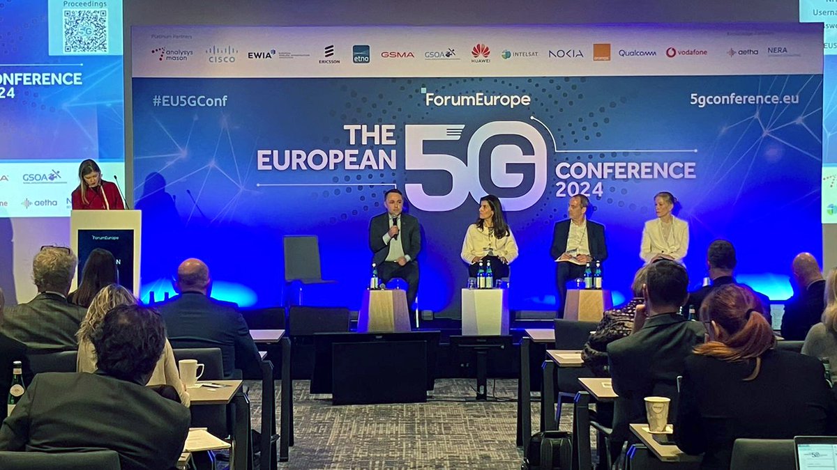 Session 3 at #EU5GConf: The Path to the #DigitalDecade.

Common challenges in 🇪🇺's 5G deployment = regulatory hurdles & investment needs.

Key issues are lagging deployment & adoption, a need for public & private investment, and calls for spectrum policy reforms.