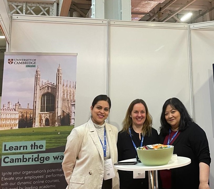 CamUniOnline's tweet image. We are ✨delighted✨ to be connecting with other educators at the World of Learning event this week.

Will you be there? Please do come say hello. 😃

From left to right: Aparajita, Rene, Christina

#WorldOfLearning