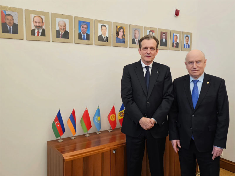 cis_time's tweet photo. Генеральный секретарь СНГ С.Лебедев встретился с главой региональной делегации Международного Комитета Красного Креста в России и Беларуси Б.Мишелем.

https://t.co/08OR3mOuqy https://t.co/DfuJMPHu1x