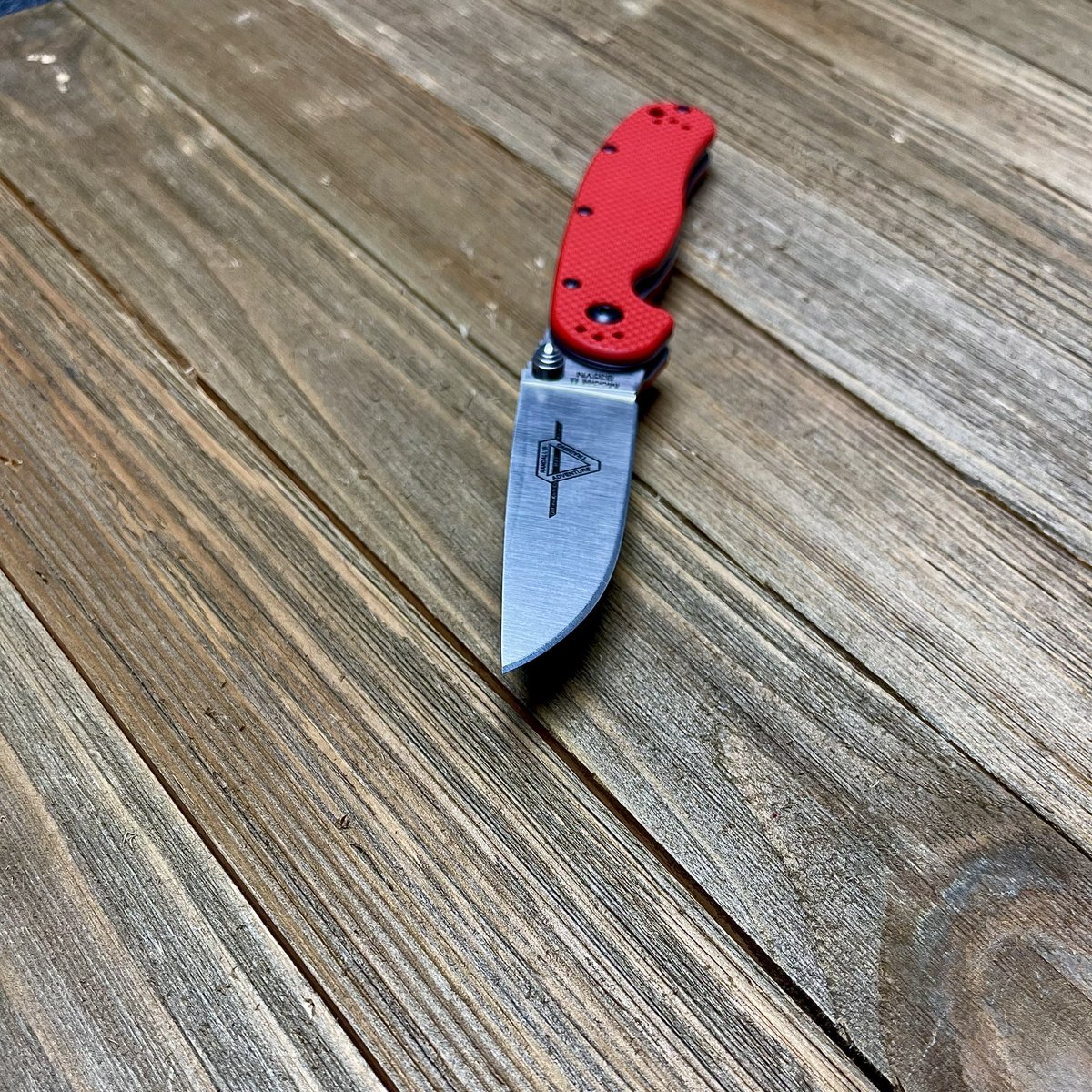 OntarioKnife's tweet photo. We are excited to announce that the long awaited #REDRATII has landed and is available! Keep an eye out with your local stores & distributors! ππ½πͺπ With signature red #G10 scales and #S35VNBladeSteel! your new compact powerhouse has arrived. #UpgradeYourEDC #ontarioknifecompany https://t.co/6Iq9kD3cgU