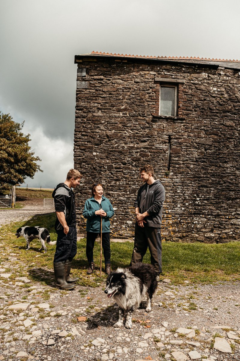 What makes #WelshLamb so special?🏴󠁧󠁢󠁷󠁬󠁳󠁿 Heritage: Welsh farming practices have remained largely unchanged for centuries, working in rhythm with the seasons and working with the environment, never against it. Read more about the Welsh Way of farming here: tinyurl.com/28jemz3z