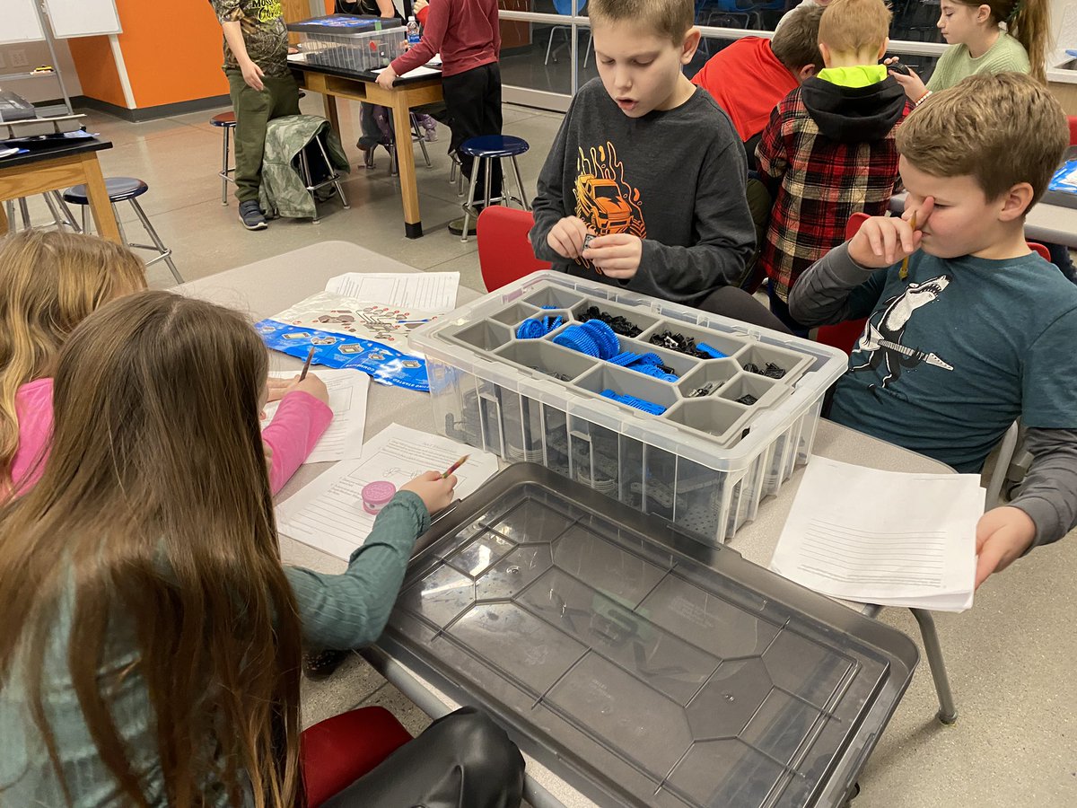 kastreib's tweet photo. We are building our simple machines this week! @brooklyn_stem https://t.co/CWRcG5WBW8