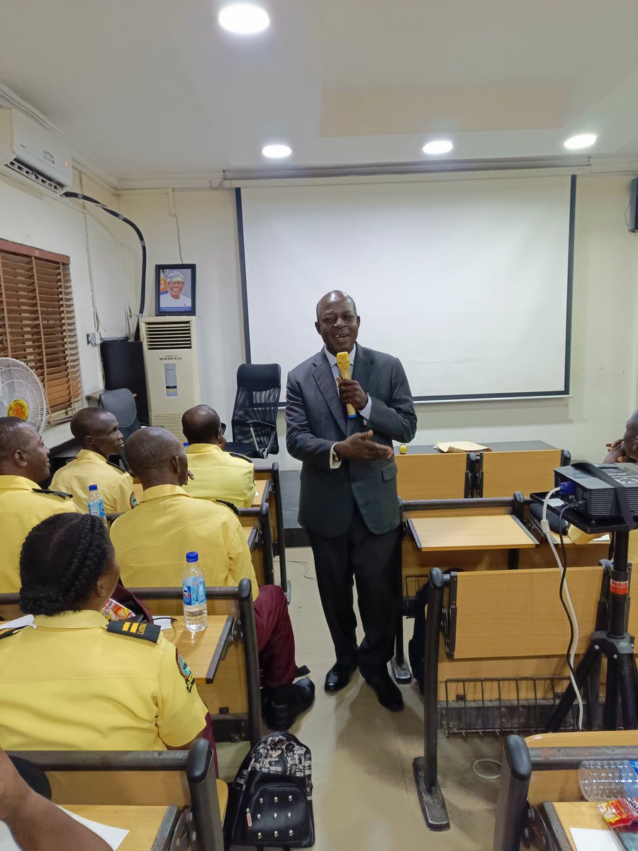 followlastma's tweet photo. #TrainingDay2  
#LASTMATraining 
#HappeningNow
#HumanRights 

Mr. Oseni Akerele, The Director of Legal Services of LASTMA, taking the session on "Human Rights".

@followlasg @Gidi_Traffic @jidesanwoolu @lagosMOT1 @lagostraffic961 @Mr_JAGs @Sola_Giwa @TrafficChiefNG https://t.co/8agwKAbgxX