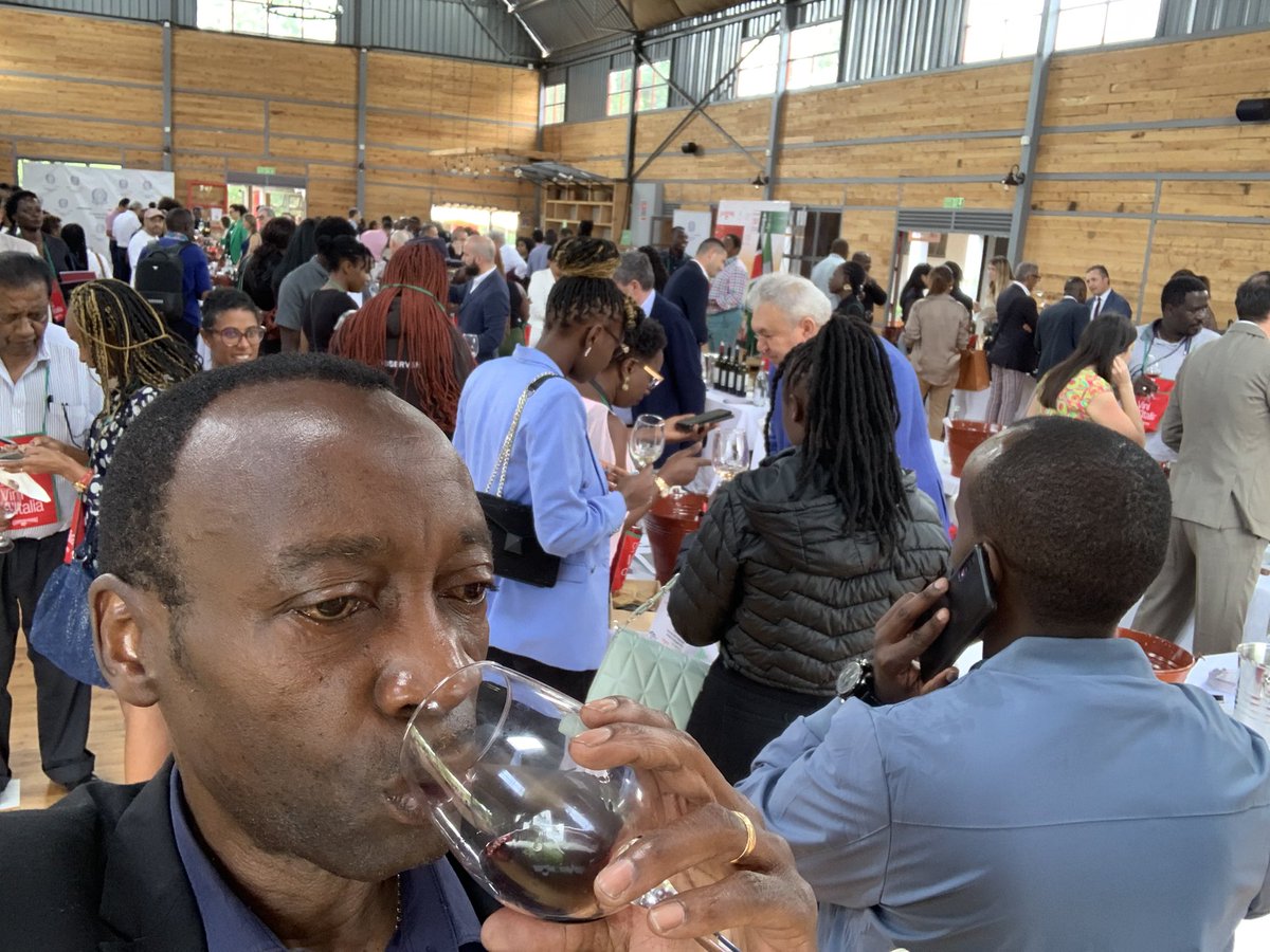 Papale, Primitivi di Manduria wins.
#gamberorossointernational
<a href="/knowyourvino/">Victoria Mulu-Munywoki</a>