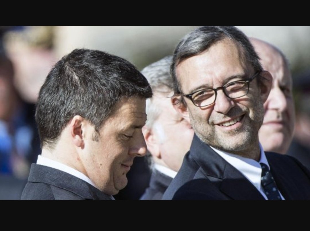 TempiReali's tweet image. L'attempato renzianotto @bobogiac, con la faccia come Giachetti, insulta la Bonetti chiedendole se non si vergogna quando si alza la mattina. Lui, essendo un ibrido uomo/poltrona manco si alza... È un tutt'uno con la poltrona 😂😂
#Bonetti #Rosato #Renzi
