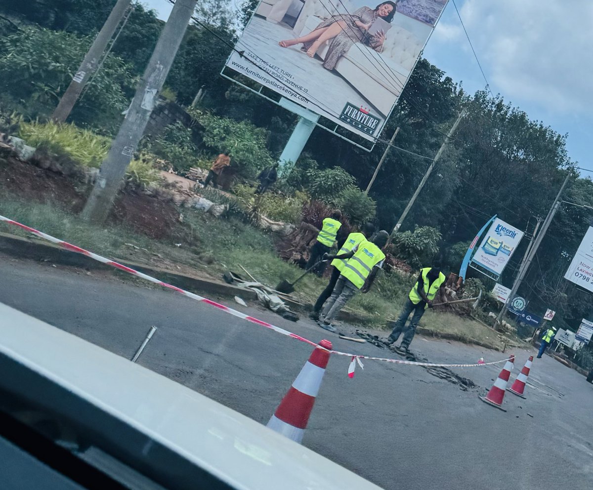 Ehm ! They are repairing James Gichuru rd. 🤭 Someone listened… maybe … idk … but thanks. Our taxes are being used well & our voices are being heard, I bet. @SakajaJohnson @KURAroads