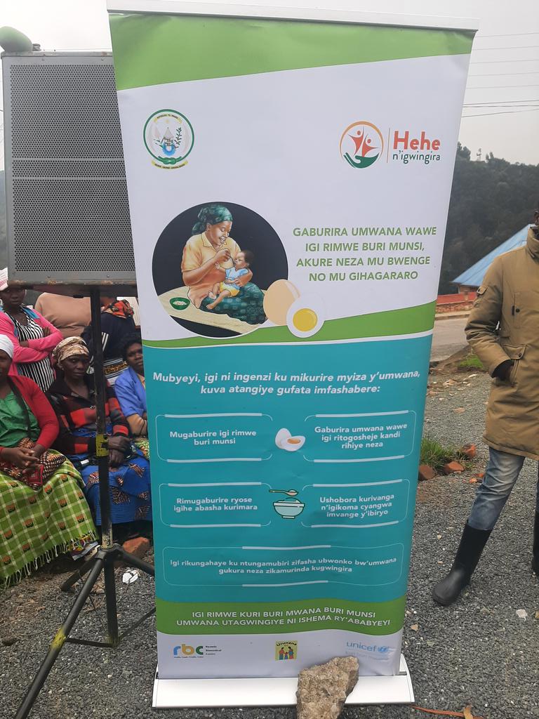 UrunanaDC's tweet photo. @UrunanaDC @NgororeroDistr and @unicefrw are conducting the community debate in @KabayaSector with focus on the benefits of one egg per child per day. Many thanks to Ngororero leadership for your usual warm welcome. https://t.co/jWPLWH0pNJ