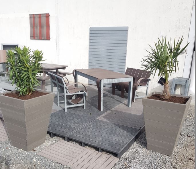 Urban_Ext's tweet photo. PSSTT !!
On vous le dit pas trop fort 🤐, la boutique d'Urbi propose quelques promotions !  Allez faire un tour 🤩
https://t.co/8xuG8Ttics #economiecirculaire #recyclé #mobilier https://t.co/iqNFH71qqN