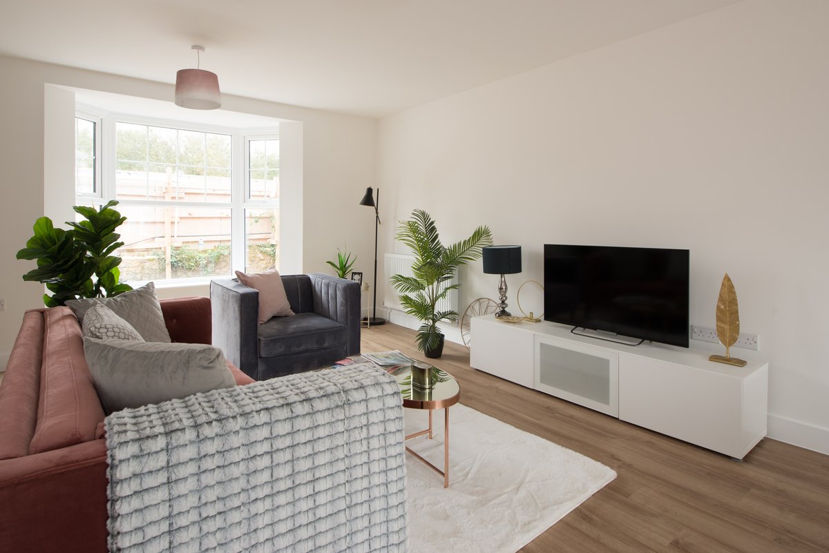MilesandBarr's tweet photo. Introducing Hoo Farm! 🏡✨ Discover 18 homes in Minster, Kent, blending modern and quaint living. Each comes with appliances, flooring, high-speed broadband, ICW 10-year warranty, and parking. Book your viewing here: https://t.co/DmR87oaHTe 🔍 #NewHome #ramsgate #minster #modern https://t.co/AlswOXSnrn