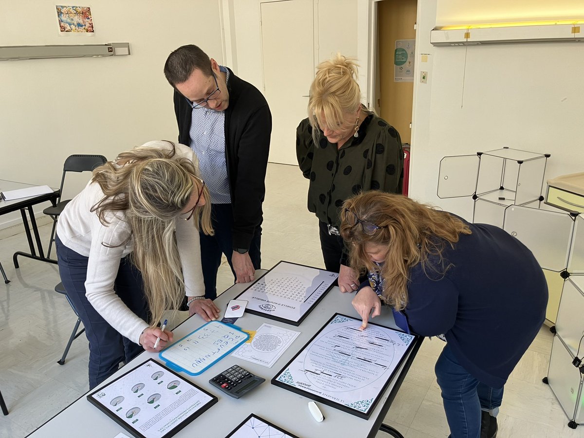 AUGE_PREVENTION's tweet photo. MGEN acteur de prévention santé au CH de Troyes. Un escape game qui permet d'appréhender les signes avant coureur de l'épuisement professionnel et du burn out : sensibilisation, expression des besoins et de propositions de solutions. https://t.co/Df6QkxnsBF