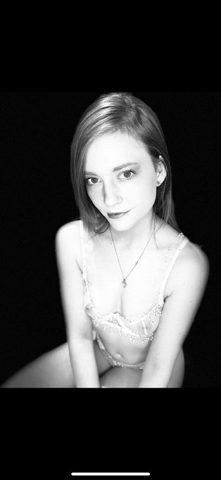 A month free to my vip page link in comments https://t.co/n3up5tujoj