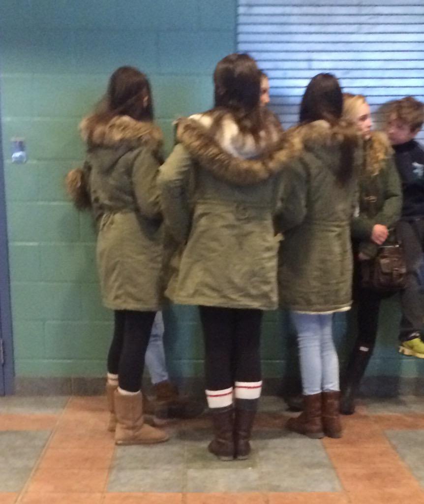 viesanterieures's tweet photo. @OgLakyn we wore this shit too https://t.co/BKuJ8q929W