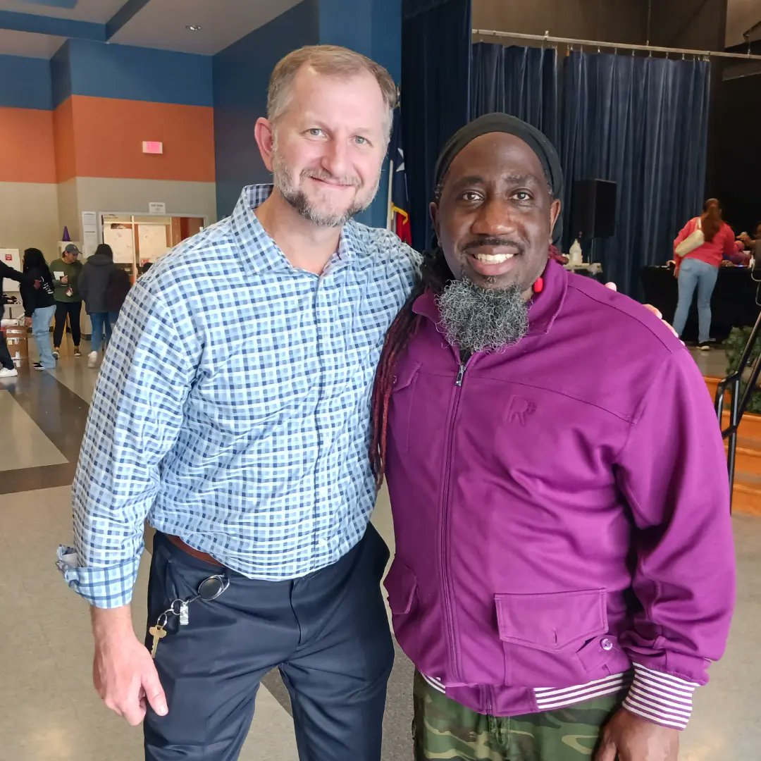 AlmedaES_Wrap's tweet photo. WAAR! ... Almeda's 1st Wraparound Attendance Awareness Rally ROCKED THE BLOCK!  🎁 @1Team1Fight82 THE GIFT THAT KEEPS ON GIVING was a huge success! THANK YOU Pastor Calvin Miller and your 1Team 1Fight Ministry for Sponsoring this event 🙏🏾 @Almeda_Elem @Wrap4Life https://t.co/T8UzekPxNF