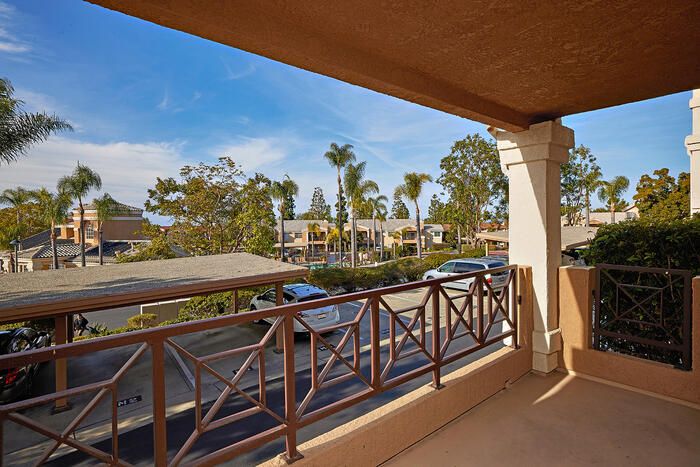 LCHomesSD's tweet image. #JUSTLISTED

3201 Sirena Vista Way #122, 
#Carlsbad, CA

1-bedroom #singlelevel #condo in #LaCosta Alta!

Call Lynn Smith at 760-519-4533 to visit this home!  
La Costa Sales &amp;amp; Rentals
DRE #01502169

Additional info here: buff.ly/47IE1n6

#newlisting #newonthemarket