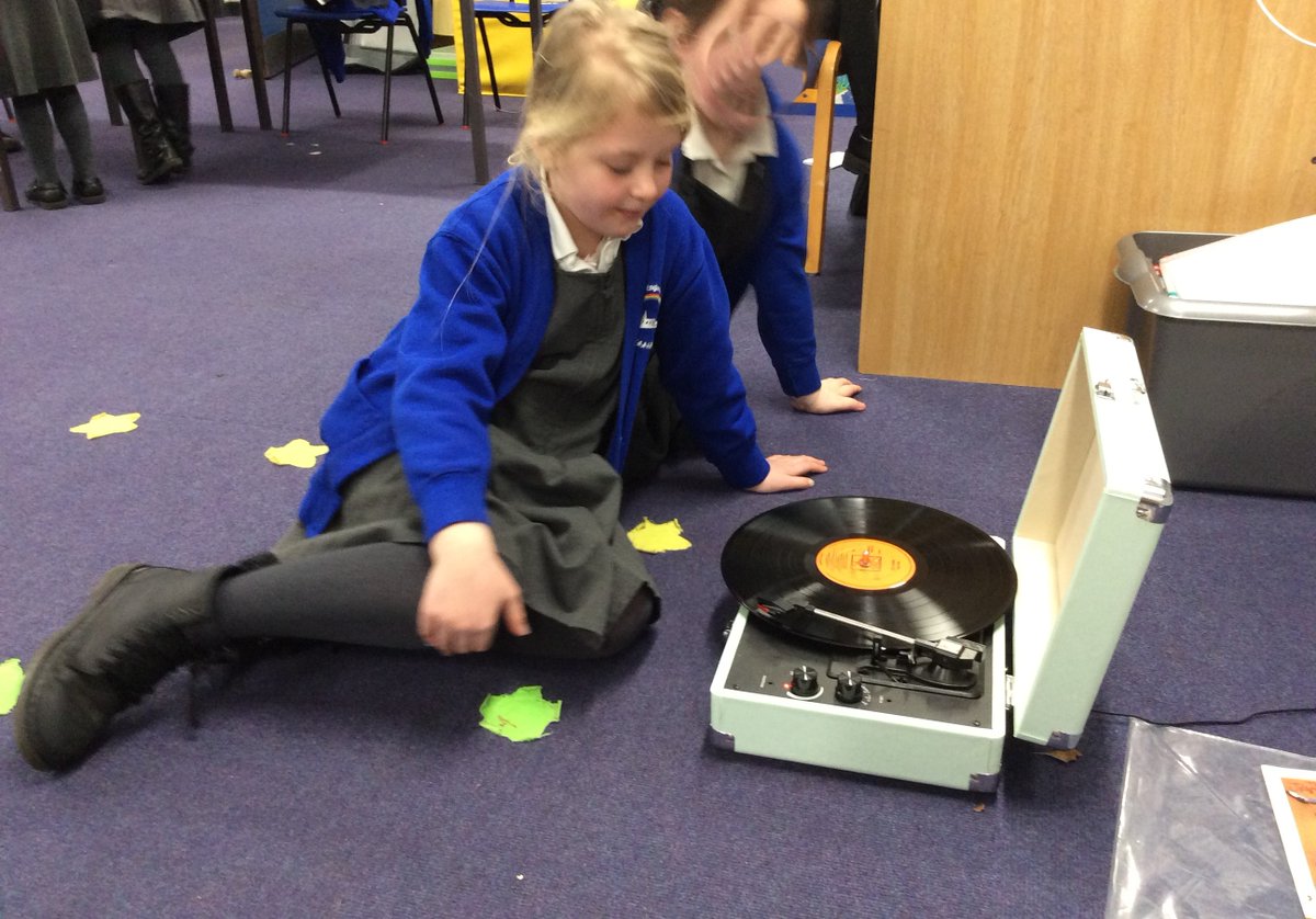 NectonY2's tweet image. Maple class have been looking at changes in technology during our topic on Explorers. Some of these items seemed very strange to us today, as we tried to work out what they were used for!
@NectonPrimary