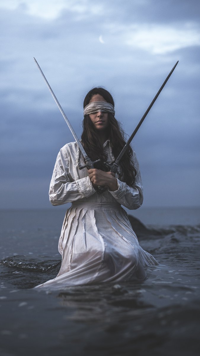 Nicolas_F_Bruno's tweet photo. Two of Swords ⚔️ Minor Arcana 🃏 The Somnia Tarot by Nicolas Bruno https://t.co/COXwSyMReV