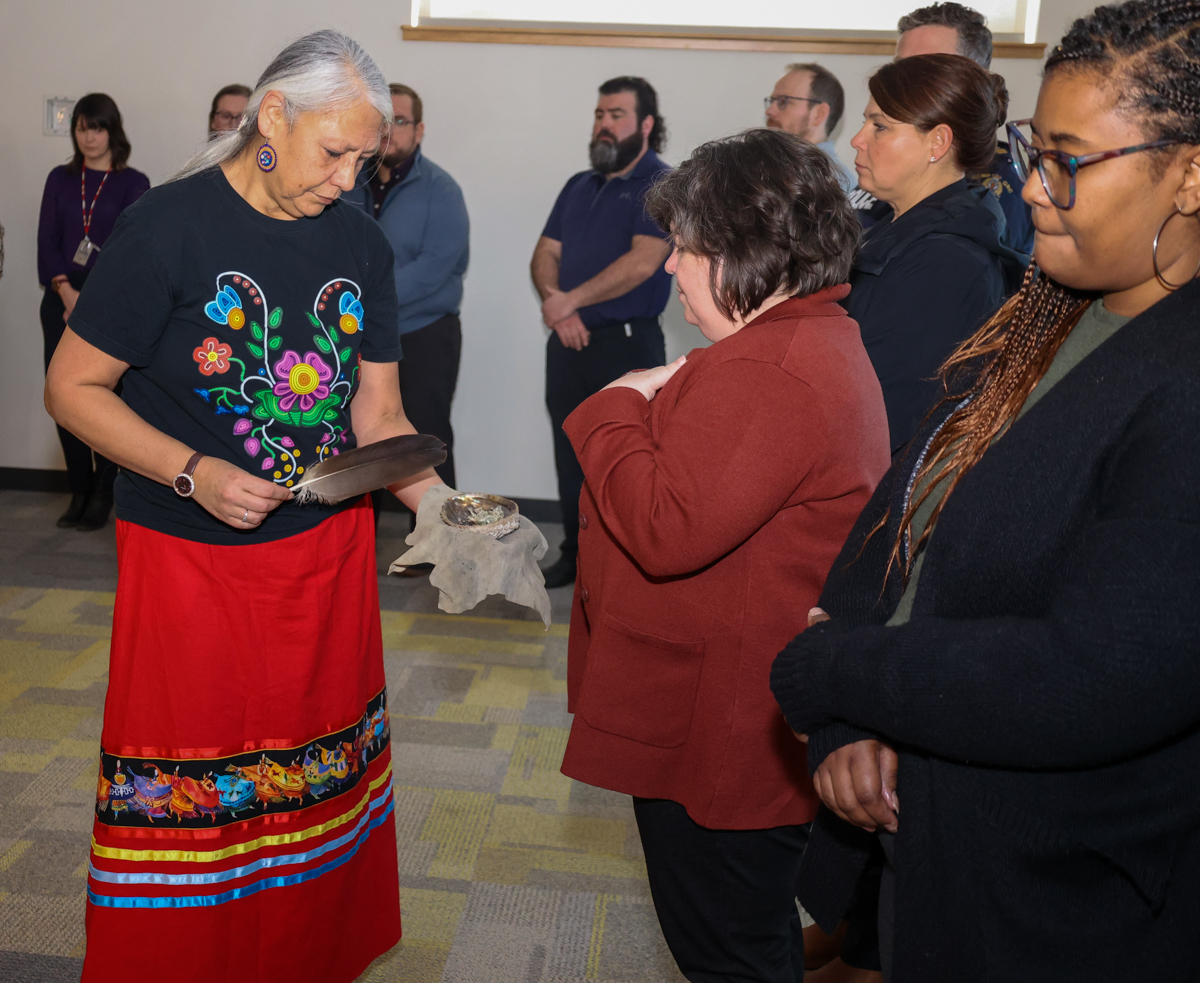 RCMPPEI's tweet photo. PEI RCMP had the privilege of hearing from Sarah Stewart-Jackson with the Native Council of PEI, who shared invaluable insights into Indigenous culture and her crucial role as the Coordinator for Murdered Missing Indigenous Women and Girls (MMIWG). #Reconciliation https://t.co/Sh2a7ZDIsY