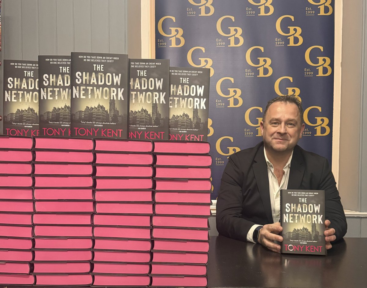 TonyKent_Writes's tweet image. My favourite afternoon of the year so far, signing 150 special edition copies of my new #JoeDempsey / #MichaelDevlin thriller - #TheShadowNetwork - for the peerless @GoldsboroBooks

Officially released on Feb 15th, you can order yours on the link below:

goldsborobooks.com/products/the-s…