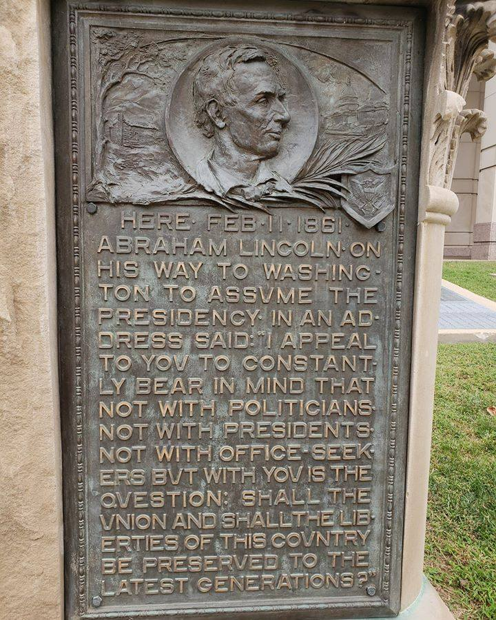 in_bureau's tweet photo. #OTD in 1861, President-elect Abraham Lincoln stopped in Indianapolis on his journey to Washington for his 1st inauguration. He addressed over 20K supporters from the train platform before staying at the Bates House.
Learn more on our #IndianaHistoryBlog: https://t.co/5skeeYLGwJ. https://t.co/ThceqUtxoW