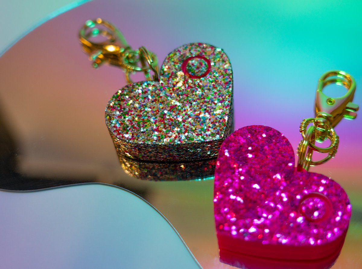 LoveBlingsting's tweet photo. Oh SO sparkly!✨ #Sparkle #tuesdaymotivations #SelfDefense #blingsting https://t.co/TBOO9xW0Ha