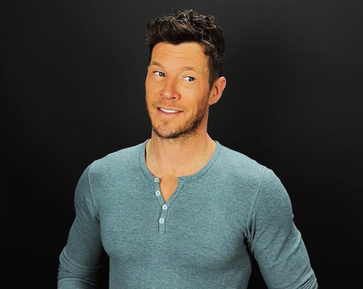 CollinsChadM's tweet photo. New adventures lining up to my left - I see you, new adventures 👀
•
#actor #actors #actorlife #actorslife #actorslife🎬 #actorslifestyle #actorlifestyle #act #acting #actorsofinstagram #onset #setlife #chadmichaelcollins #sniper #callofduty #modernware #tv #film #movie #movies https://t.co/SOfFovo4zQ