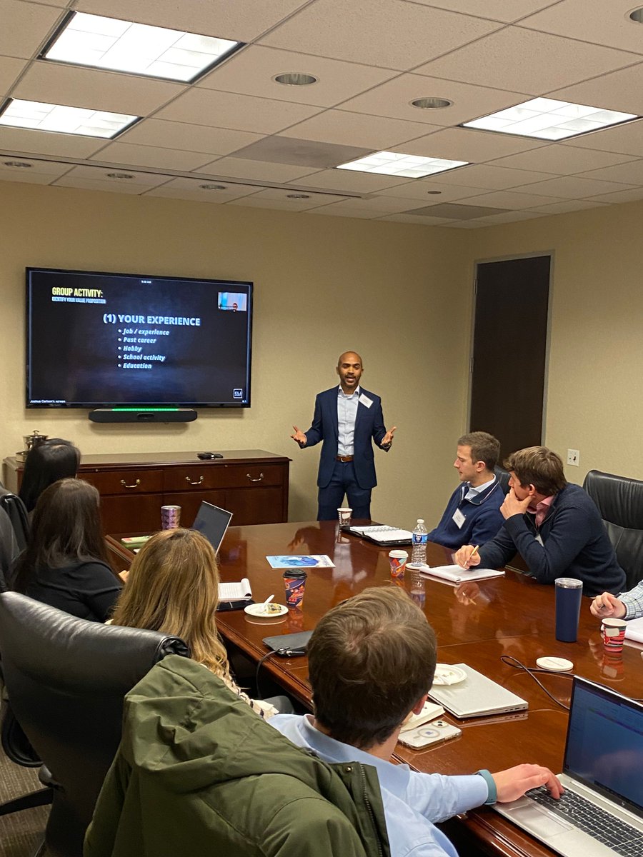 chris_fils's tweet photo. Our Chicagoland Next Gen Advisors came together for the COI training hosted by Chris Jordan. Excited about the future and looking forward to continued growth.  #RJChicagoland #wecoming https://t.co/4cc405J5ms
