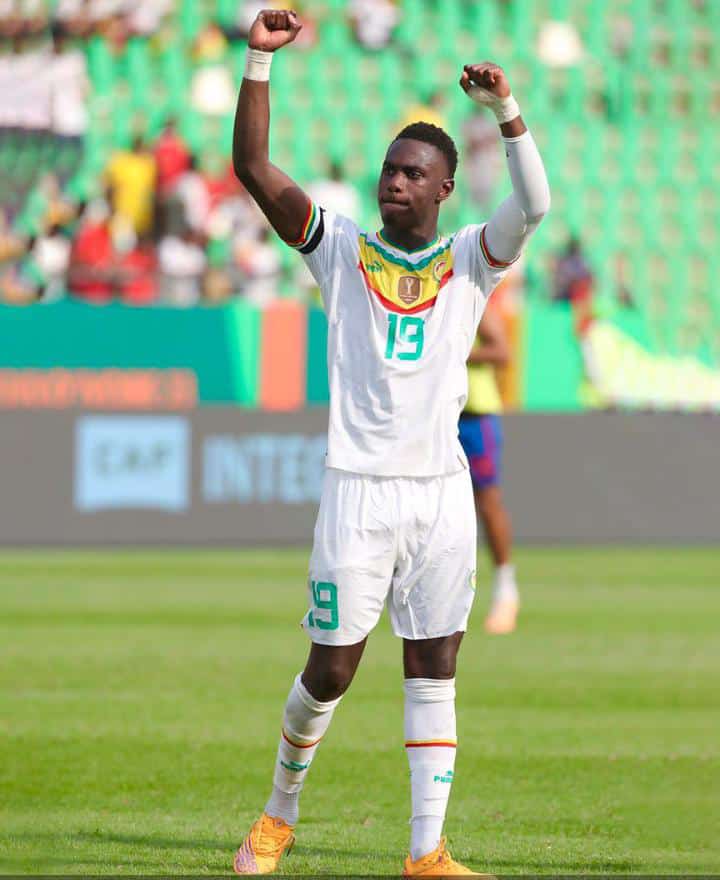 ElMaodoDieng2's tweet photo. Tu restes le meilleur défenseur de la sélection ❤️🇸🇳 https://t.co/AZBjCEfizY