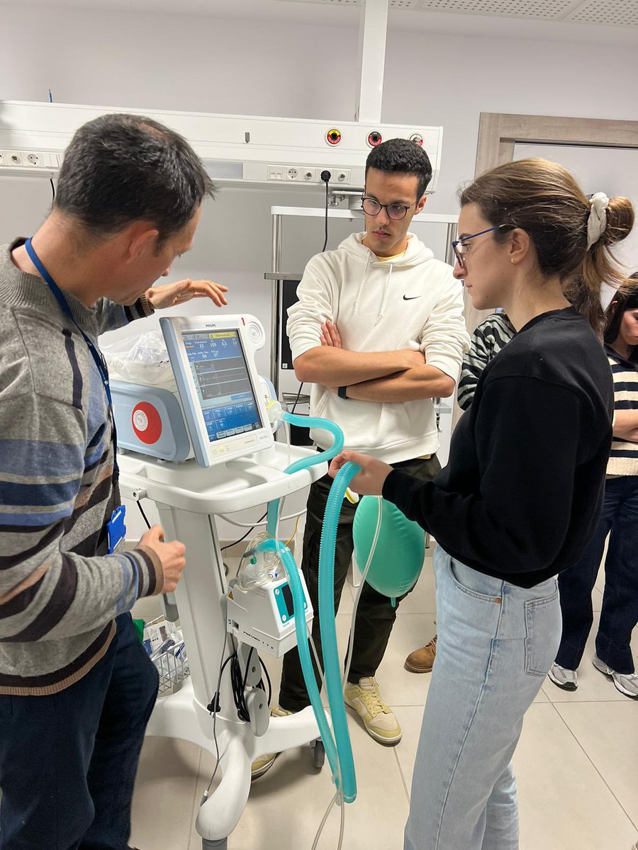 CriticsTauli's tweet photo. Comencem l’any amb els tallers del #postgraucardiorespitauli.
Ahir els alumnes van treballar sobre VMNI i marcapassos #CriticalCare #ICU #nurselearning @parctauli @I3ptT @simulaciotauli https://t.co/Ma32iDEunI