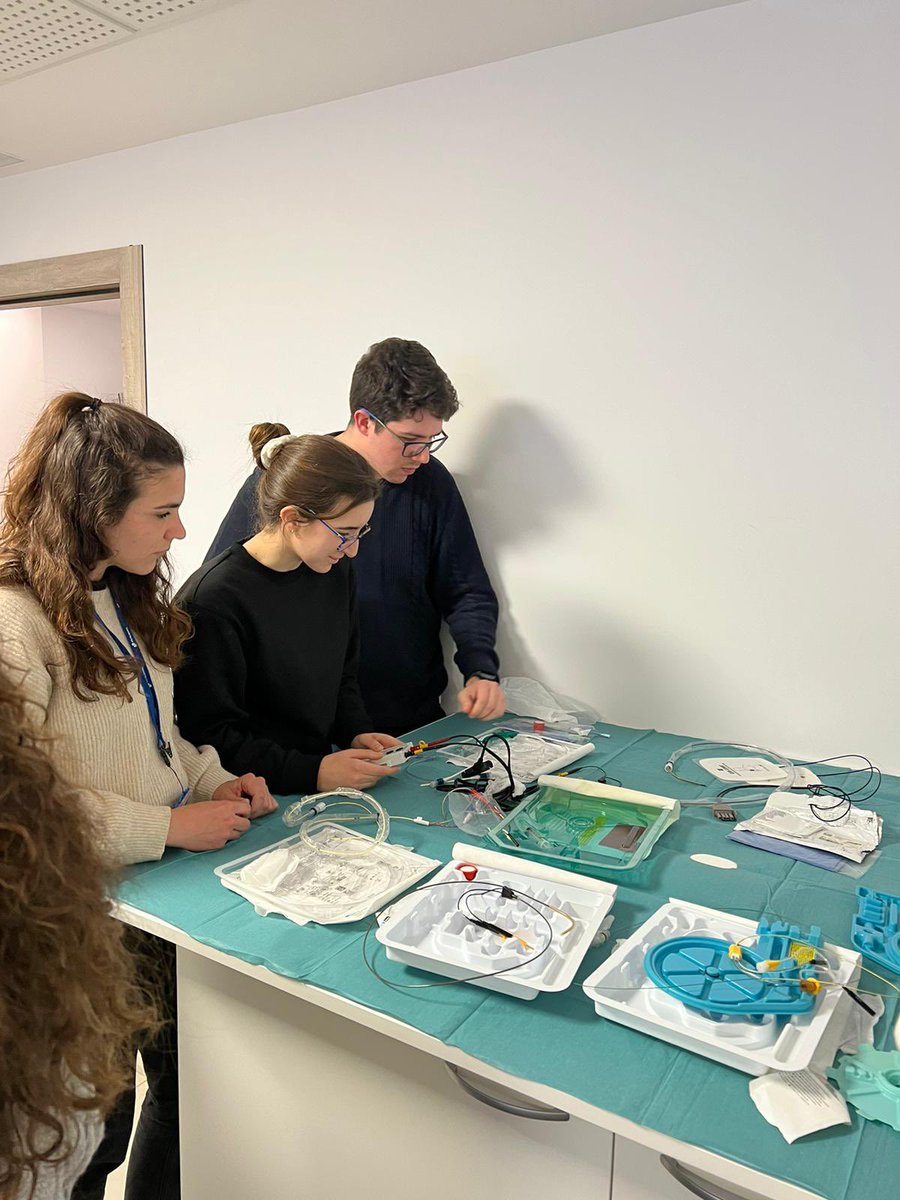 CriticsTauli's tweet photo. Comencem l’any amb els tallers del #postgraucardiorespitauli.
Ahir els alumnes van treballar sobre VMNI i marcapassos #CriticalCare #ICU #nurselearning @parctauli @I3ptT @simulaciotauli https://t.co/Ma32iDEunI