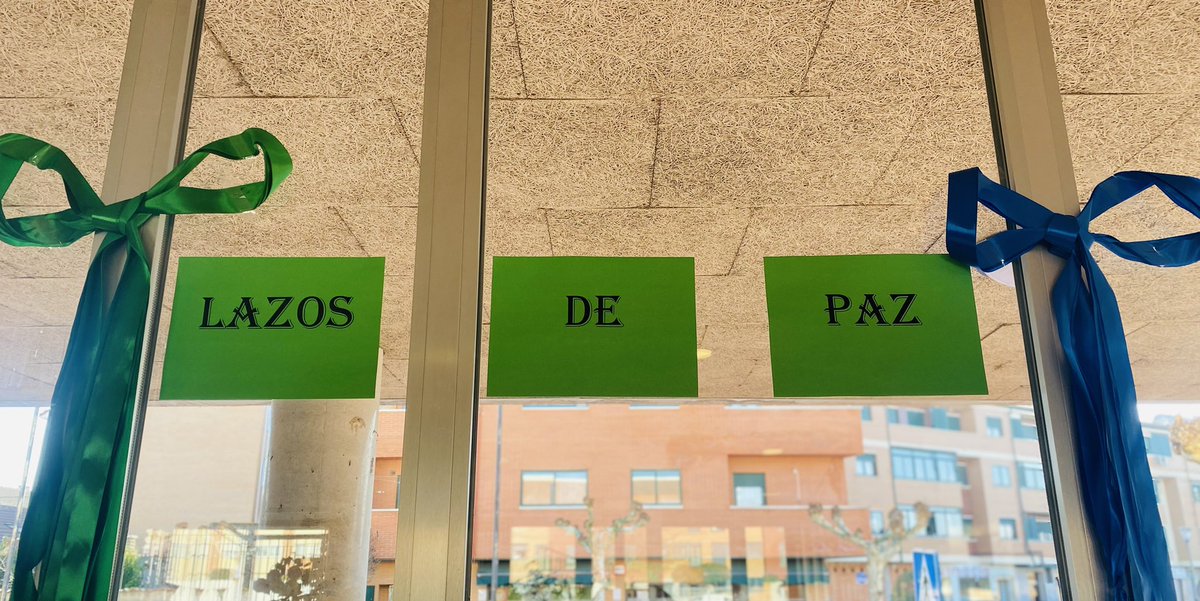 ceipgfuertes's tweet photo. Bajo el lema #LazosdePaz hemos corrido #hermanados y unidos celebrando un dia muy especial #DiaDeLaPaz ✌️🕊️@educacyl @convivem_CFIEVA https://t.co/d1EDSyoZWf