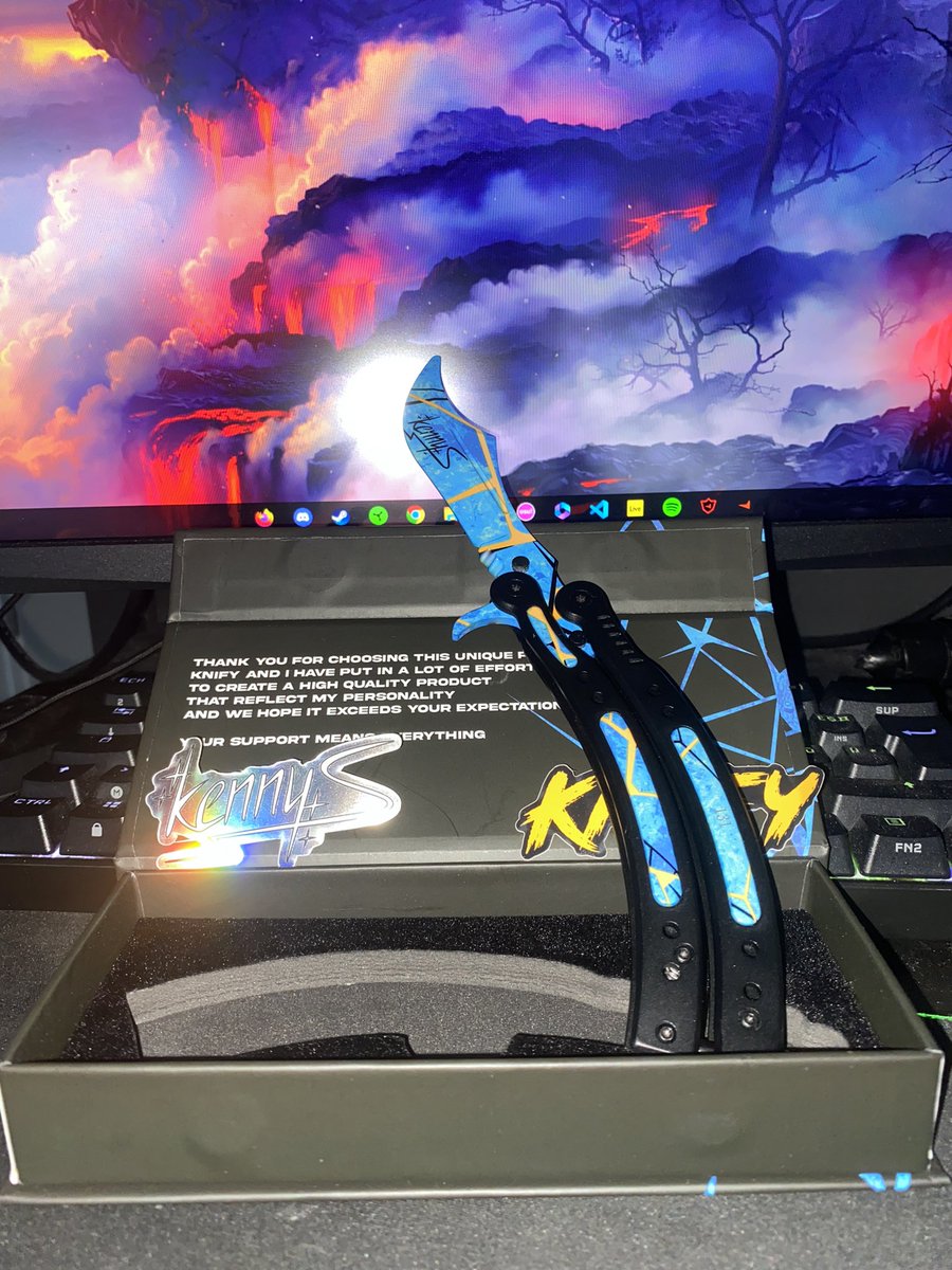 matthieu_morla's tweet photo. Il vient tout juste d’arriver ! J’adore le design c’est fou ! Merci @kennyS_ et @KnifyGG ! https://t.co/K7iyeDjoid