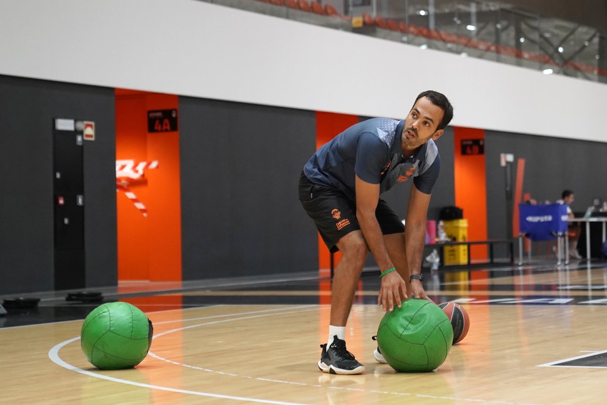 ¡Sigue formándote con L’Alqueria Coach Experience! 👨‍🏫🏀

Próxima jornada en febrero 🔜

🗣 Nacho Palmero
📅 20/02, 18:15-19:15
✅ <a href="/fbcv_es/">FBCV</a> y <a href="/BaloncestoESP/">Baloncesto España</a>

📰 Información
🔗 shorturl.at/jmzIZ

✍ Inscripciones
🔗 shorturl.at/cjyH3