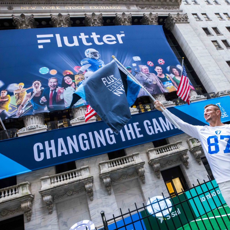 EdmondsElder's tweet photo. It's official - Flutter has landed in Times Square!🎉

To announce @FlutterPLC's NYSE listing, we helped them make a real splash with a range of exciting creatives, from a huge Stock Exchange façade banner to a pacy, energetic hype film.

A huge moment for our team and client! 👏
