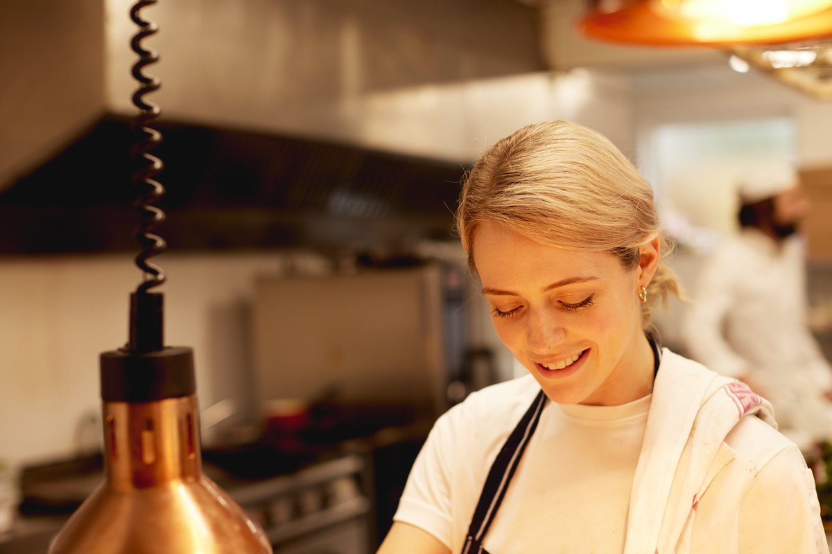 dorfestival's tweet photo. AMAZING cookery demos! 2 @MichelinGuideUK chefs - Aimee from #fivelittlepigs and @paulwelburn from @Theswaninnislip. #KBeats vegan baking & the great @TasteTibet
All in private kitchens so limited numbers! https://t.co/HNN8PwQDnv
Raising money for Restore and @DorchesterAbbey https://t.co/U1CPGZrRZw