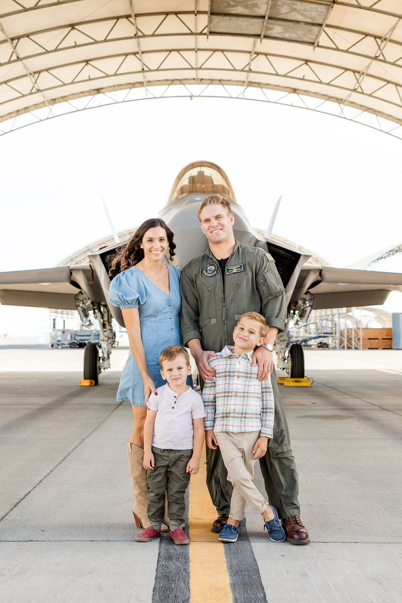 🚨Alumni Alert🚨
LT Dan Barringer, class of 2014, had the honor of performing the flyover for the 49ers vs Lions NFC Championship! 

LT Barringer is currently assigned as an F-35C Instructor Pilot at NAS Lemoore, CA 

#ToughAF #FlyFightWin