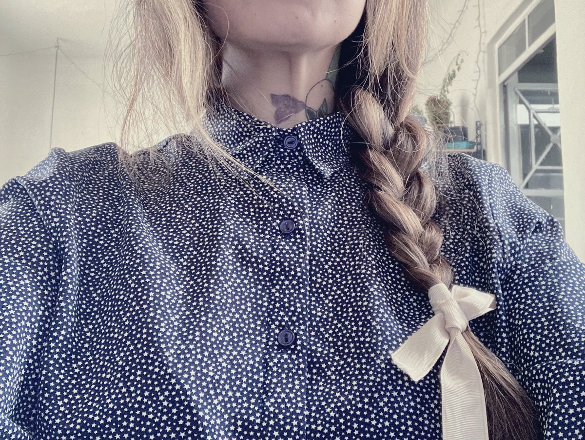 lucales's tweet photo. vestido de estrellitas con #voluta 

🌬️⭐️ ⭐️ https://t.co/8jzST922Bn